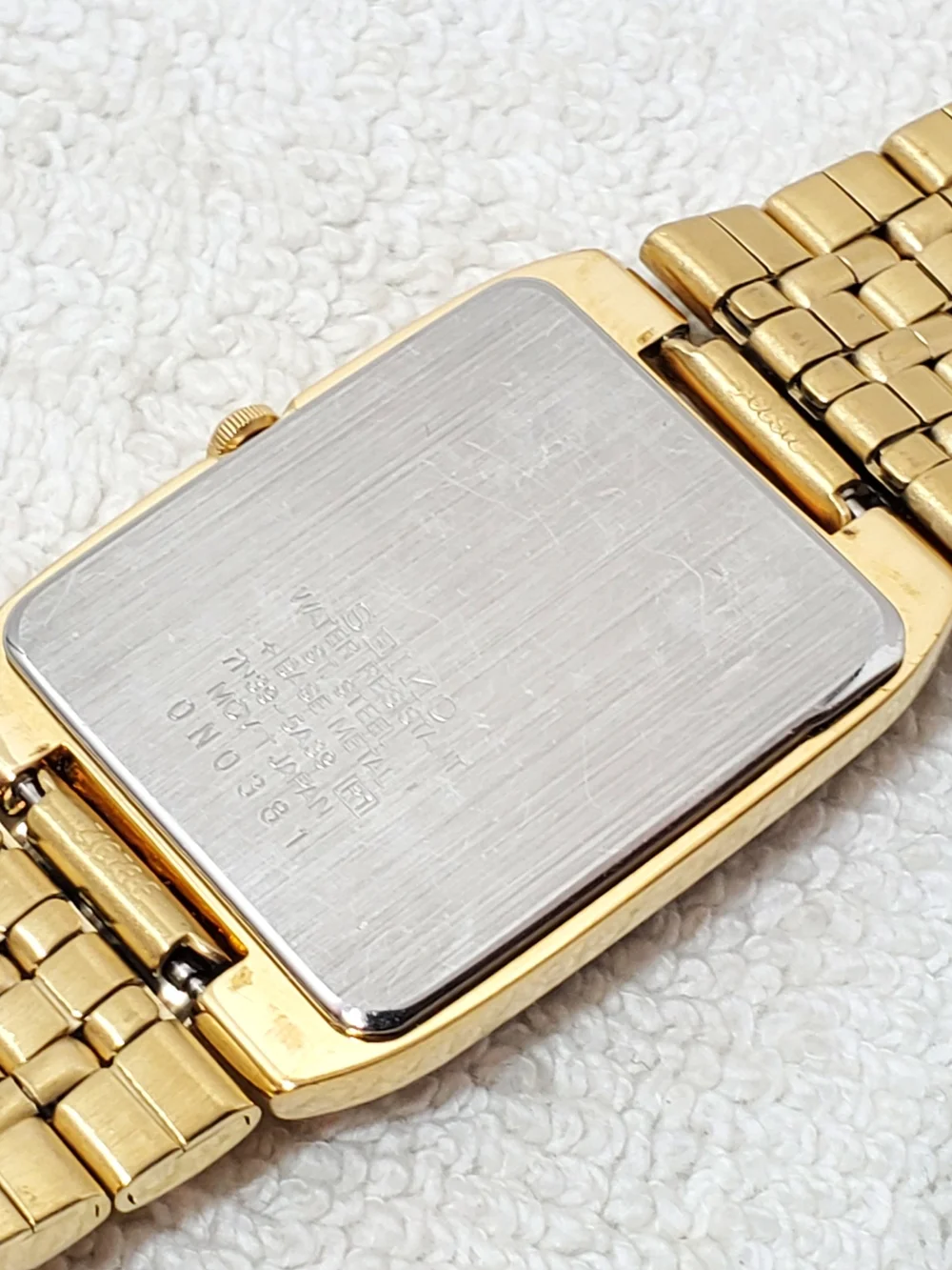 Vintage Seiko Men's Date Tank Quartz Watch Gold Plated Black Dial One Jewel